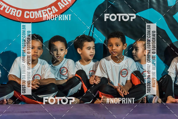 Buy your photos of the eventApresenta��o de Capoeira e Ju Jitsu 2019 on Fotop