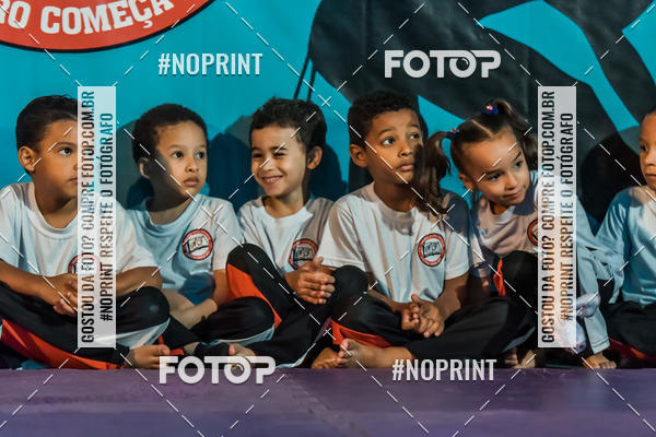 Buy your photos of the eventApresenta��o de Capoeira e Ju Jitsu 2019 on Fotop