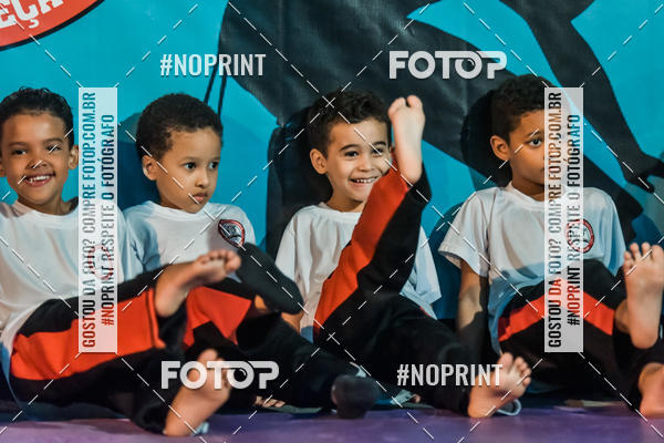 Buy your photos of the eventApresenta��o de Capoeira e Ju Jitsu 2019 on Fotop