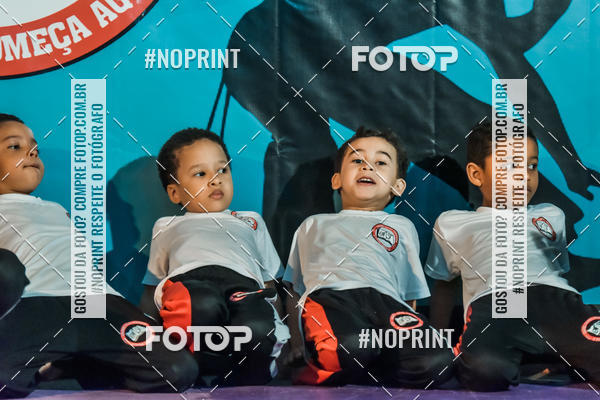 Buy your photos of the eventApresenta��o de Capoeira e Ju Jitsu 2019 on Fotop