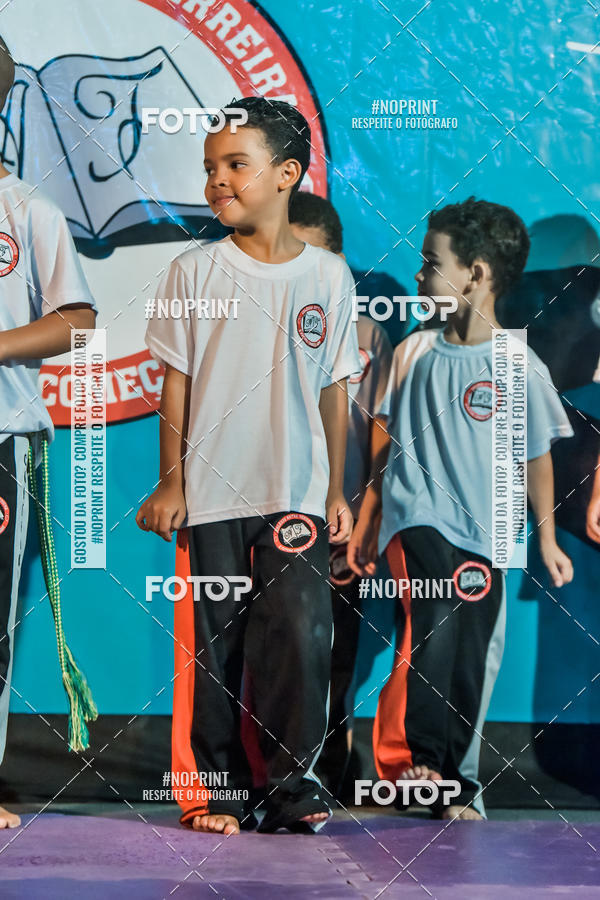 Buy your photos of the eventApresenta��o de Capoeira e Ju Jitsu 2019 on Fotop