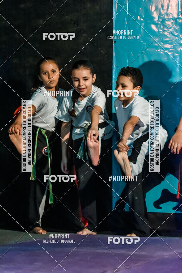 Buy your photos of the eventApresenta��o de Capoeira e Ju Jitsu 2019 on Fotop