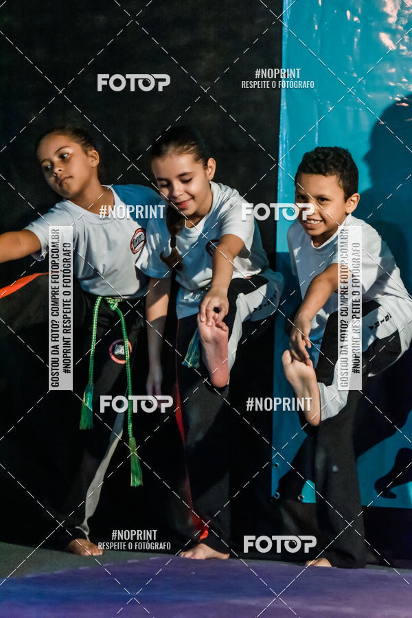 Buy your photos of the eventApresenta��o de Capoeira e Ju Jitsu 2019 on Fotop