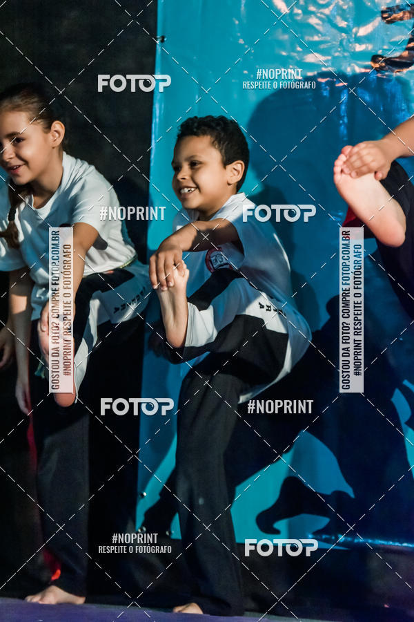 Buy your photos of the eventApresenta��o de Capoeira e Ju Jitsu 2019 on Fotop
