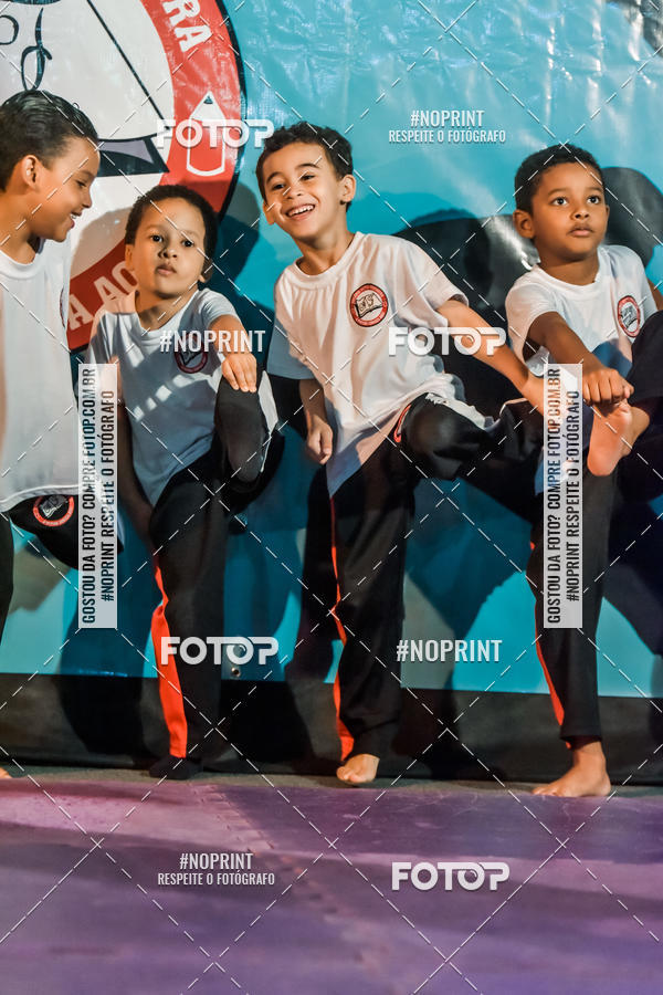 Buy your photos of the eventApresenta��o de Capoeira e Ju Jitsu 2019 on Fotop