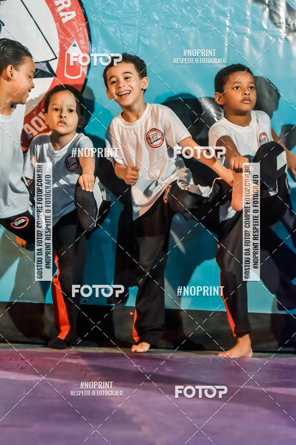 Buy your photos of the eventApresenta��o de Capoeira e Ju Jitsu 2019 on Fotop