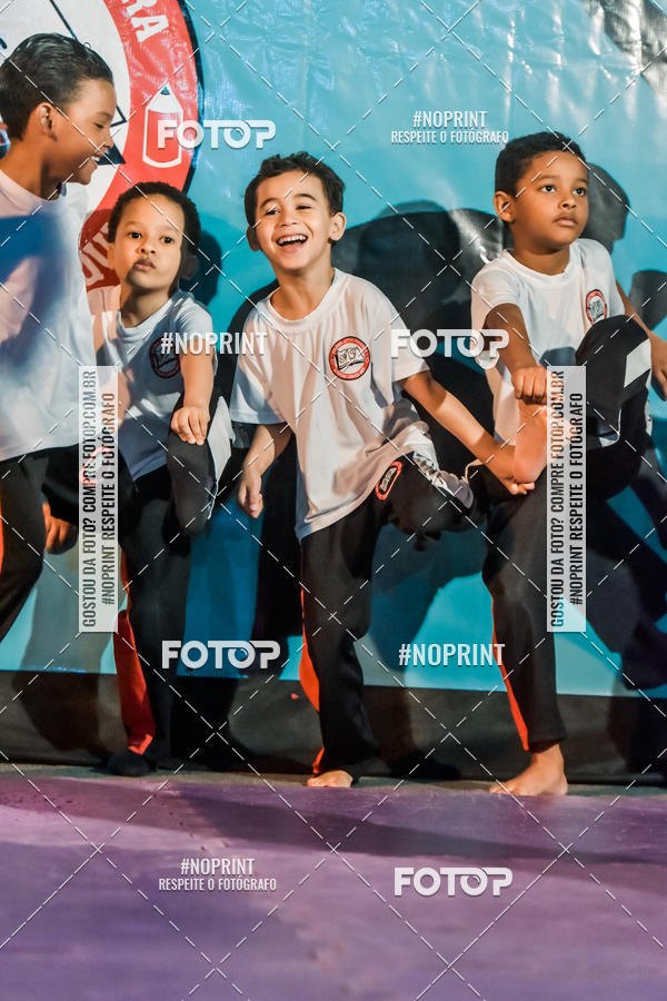 Buy your photos of the eventApresenta��o de Capoeira e Ju Jitsu 2019 on Fotop