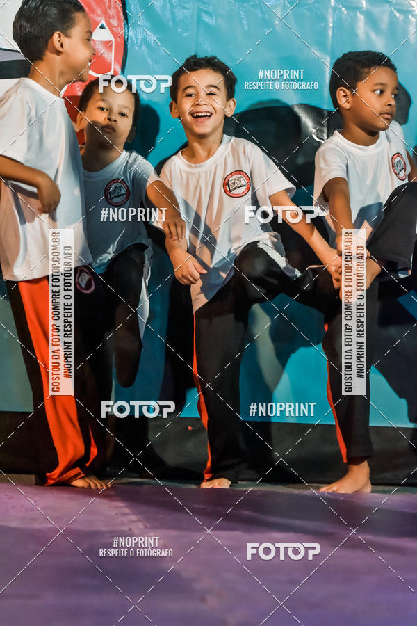 Buy your photos of the eventApresenta��o de Capoeira e Ju Jitsu 2019 on Fotop