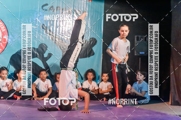 Buy your photos of the eventApresenta��o de Capoeira e Ju Jitsu 2019 on Fotop