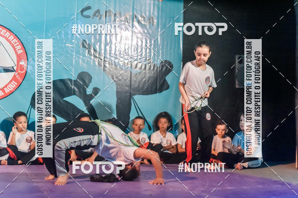 Buy your photos of the eventApresenta��o de Capoeira e Ju Jitsu 2019 on Fotop
