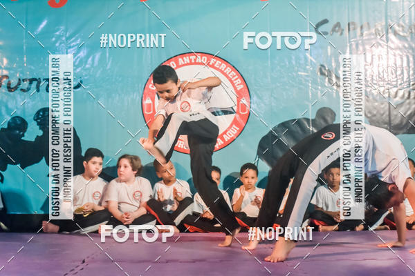 Buy your photos of the eventApresenta��o de Capoeira e Ju Jitsu 2019 on Fotop