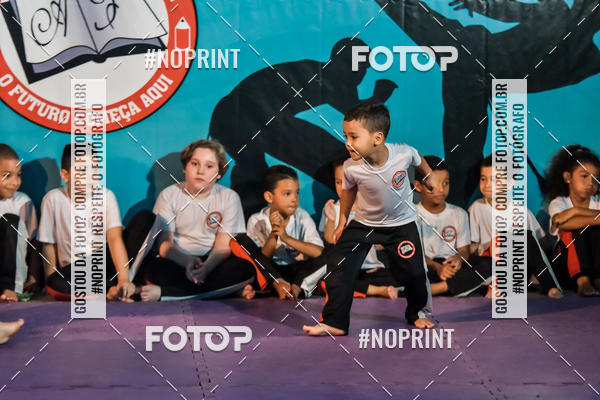 Buy your photos of the eventApresenta��o de Capoeira e Ju Jitsu 2019 on Fotop