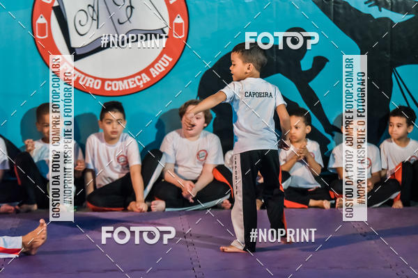 Buy your photos of the eventApresenta��o de Capoeira e Ju Jitsu 2019 on Fotop