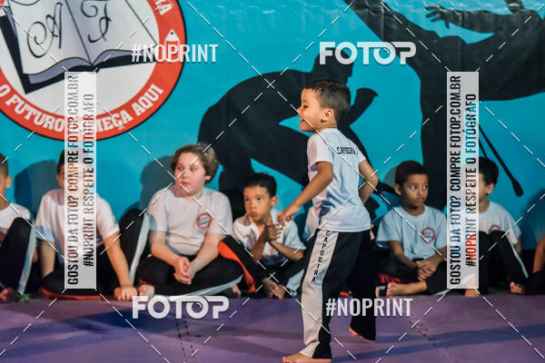 Buy your photos of the eventApresenta��o de Capoeira e Ju Jitsu 2019 on Fotop