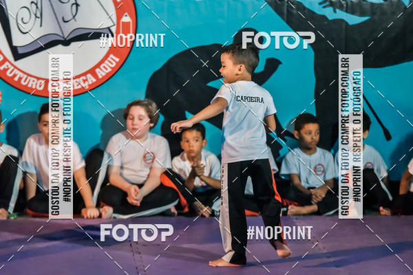Buy your photos of the eventApresenta��o de Capoeira e Ju Jitsu 2019 on Fotop