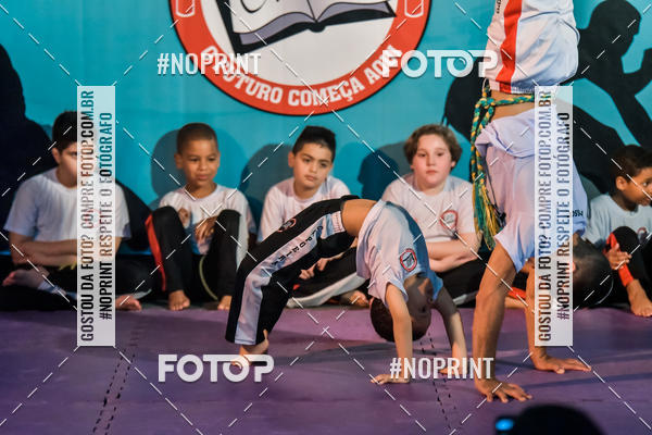 Buy your photos of the eventApresenta��o de Capoeira e Ju Jitsu 2019 on Fotop