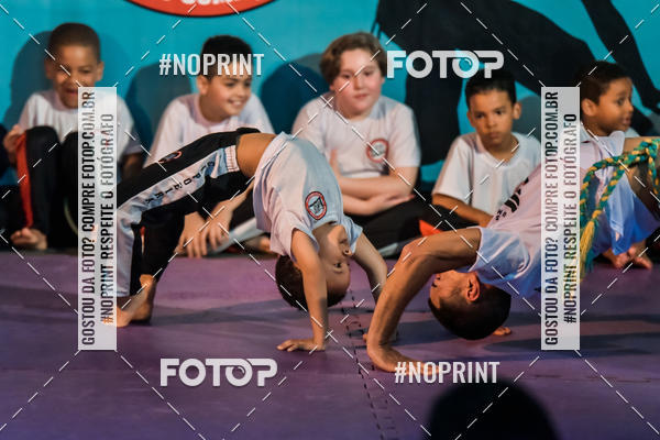 Buy your photos of the eventApresenta��o de Capoeira e Ju Jitsu 2019 on Fotop