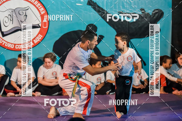 Buy your photos of the eventApresenta��o de Capoeira e Ju Jitsu 2019 on Fotop