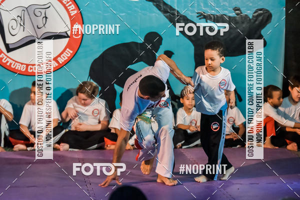 Buy your photos of the eventApresenta��o de Capoeira e Ju Jitsu 2019 on Fotop