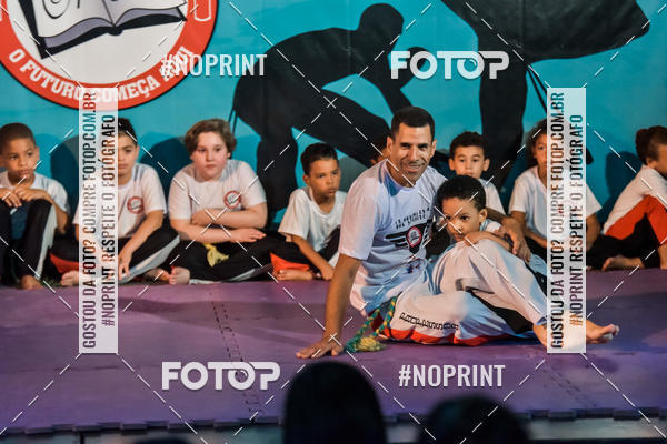 Buy your photos of the eventApresenta��o de Capoeira e Ju Jitsu 2019 on Fotop