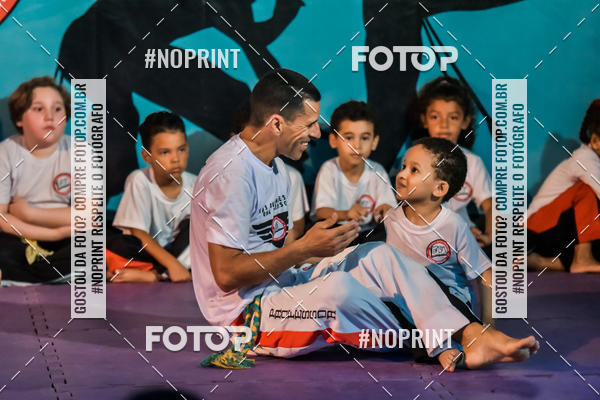 Buy your photos of the eventApresenta��o de Capoeira e Ju Jitsu 2019 on Fotop