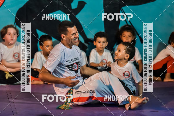 Buy your photos of the eventApresenta��o de Capoeira e Ju Jitsu 2019 on Fotop