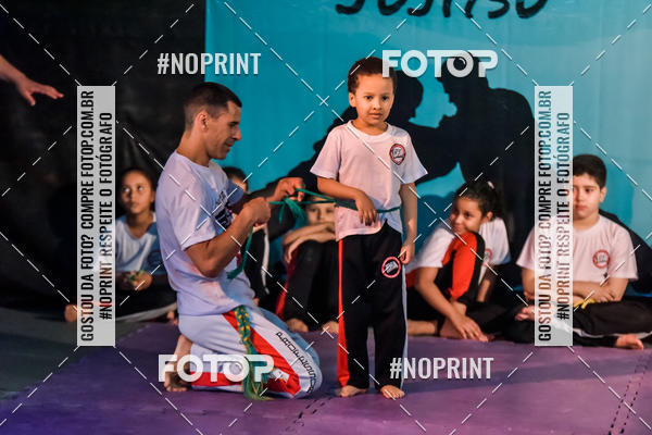 Buy your photos of the eventApresenta��o de Capoeira e Ju Jitsu 2019 on Fotop