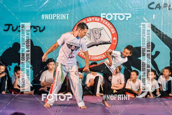Buy your photos of the eventApresenta��o de Capoeira e Ju Jitsu 2019 on Fotop