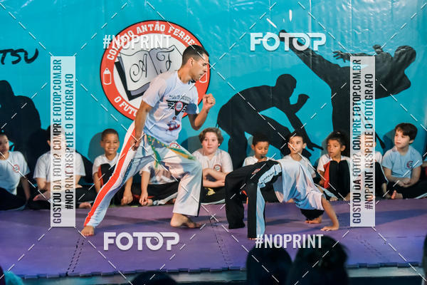 Buy your photos of the eventApresenta��o de Capoeira e Ju Jitsu 2019 on Fotop