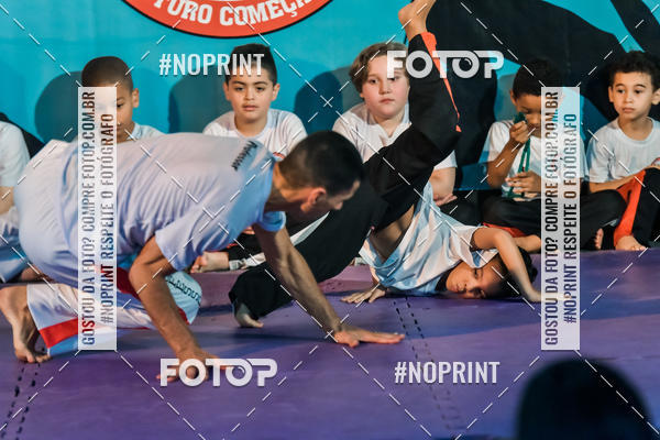 Buy your photos of the eventApresenta��o de Capoeira e Ju Jitsu 2019 on Fotop
