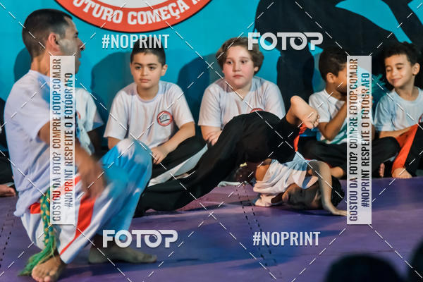 Buy your photos of the eventApresenta��o de Capoeira e Ju Jitsu 2019 on Fotop