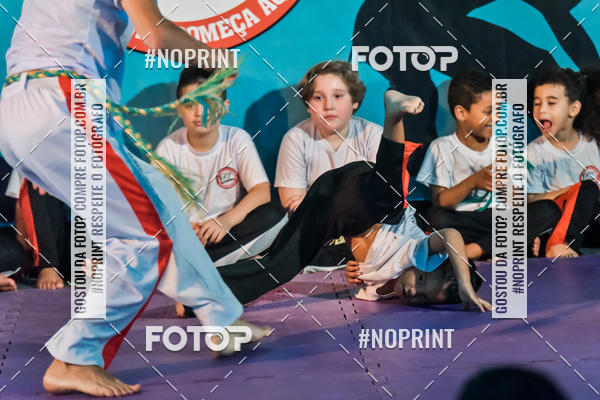 Buy your photos of the eventApresenta��o de Capoeira e Ju Jitsu 2019 on Fotop