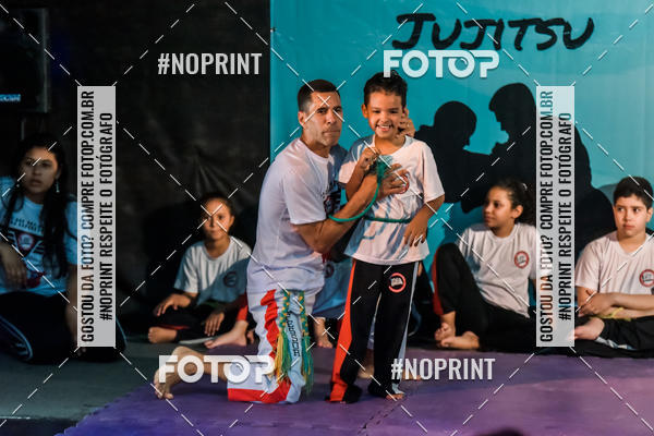 Buy your photos of the eventApresenta��o de Capoeira e Ju Jitsu 2019 on Fotop