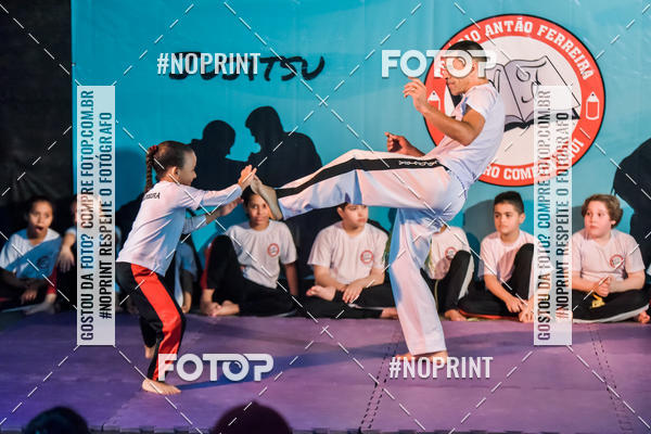 Buy your photos of the eventApresenta��o de Capoeira e Ju Jitsu 2019 on Fotop