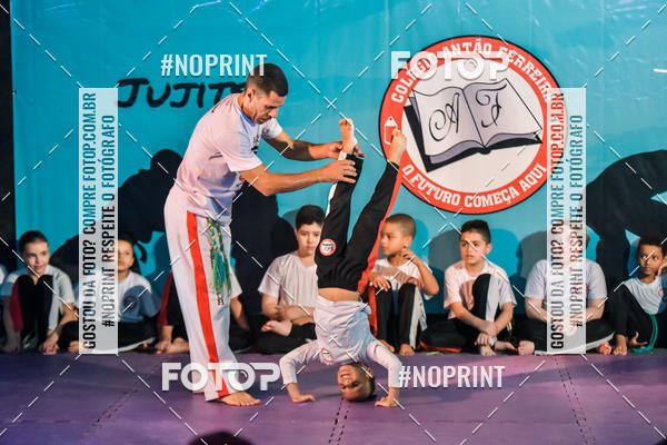 Buy your photos of the eventApresenta��o de Capoeira e Ju Jitsu 2019 on Fotop