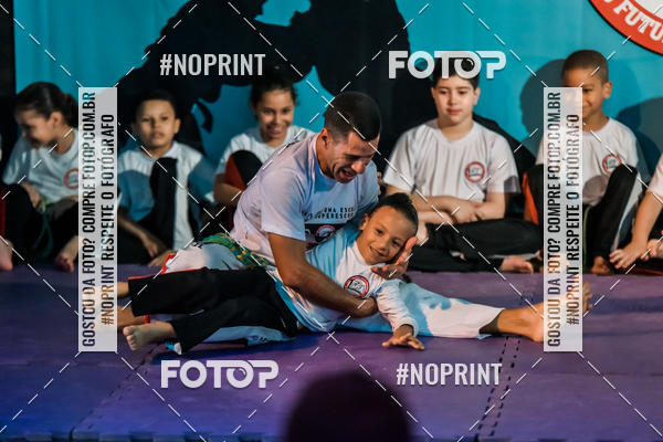 Buy your photos of the eventApresenta��o de Capoeira e Ju Jitsu 2019 on Fotop
