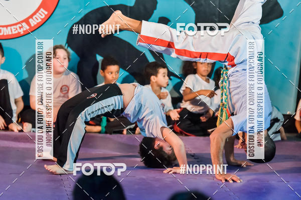 Buy your photos of the eventApresenta��o de Capoeira e Ju Jitsu 2019 on Fotop