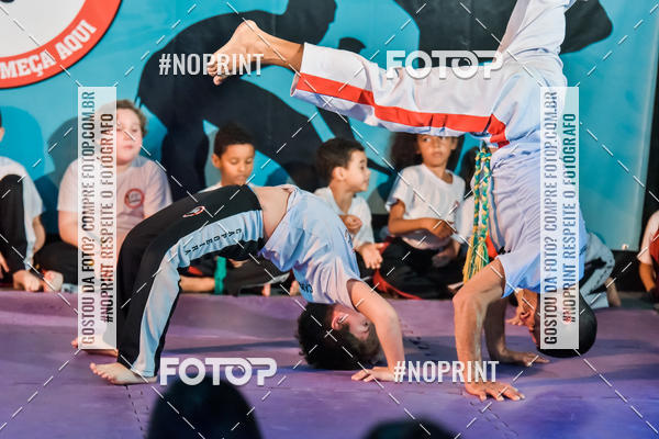 Buy your photos of the eventApresenta��o de Capoeira e Ju Jitsu 2019 on Fotop