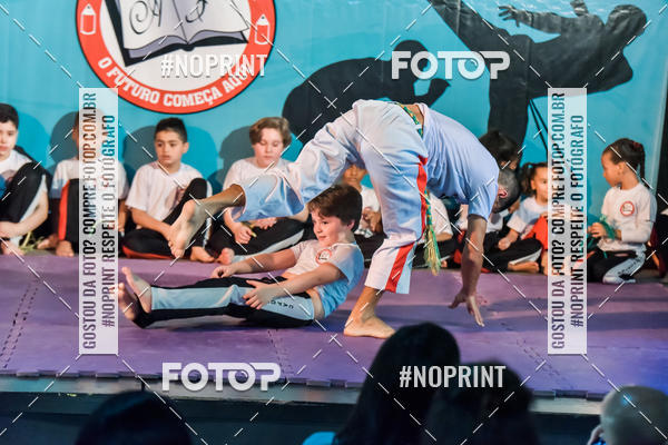 Buy your photos of the eventApresenta��o de Capoeira e Ju Jitsu 2019 on Fotop