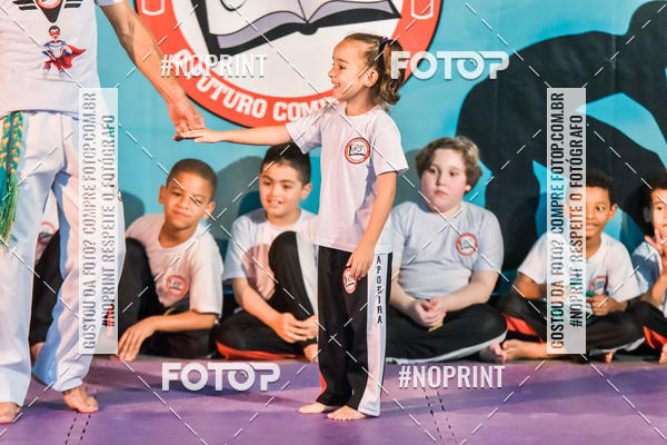 Buy your photos of the eventApresenta��o de Capoeira e Ju Jitsu 2019 on Fotop