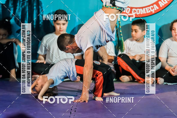 Buy your photos of the eventApresenta��o de Capoeira e Ju Jitsu 2019 on Fotop