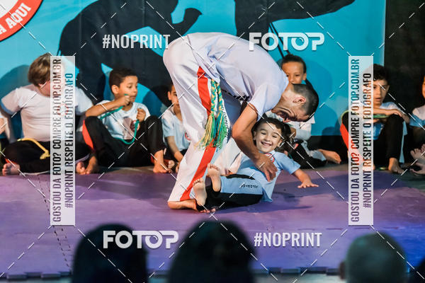 Buy your photos of the eventApresenta��o de Capoeira e Ju Jitsu 2019 on Fotop