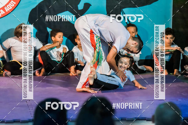 Buy your photos of the eventApresenta��o de Capoeira e Ju Jitsu 2019 on Fotop