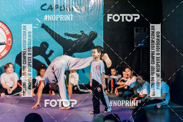 Buy your photos of the eventApresenta��o de Capoeira e Ju Jitsu 2019 on Fotop