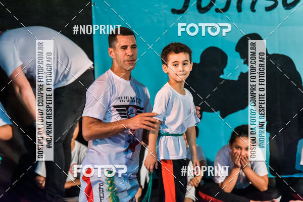 Buy your photos of the eventApresenta��o de Capoeira e Ju Jitsu 2019 on Fotop