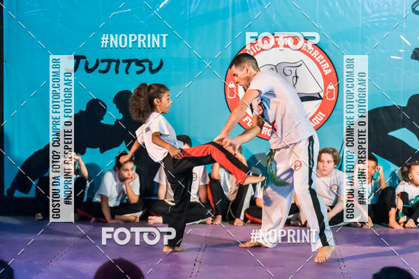 Buy your photos of the eventApresenta��o de Capoeira e Ju Jitsu 2019 on Fotop