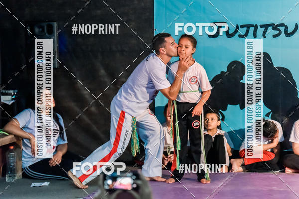 Buy your photos of the eventApresenta��o de Capoeira e Ju Jitsu 2019 on Fotop