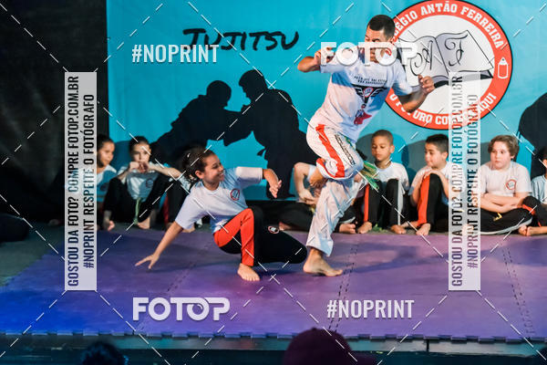 Buy your photos of the eventApresenta��o de Capoeira e Ju Jitsu 2019 on Fotop