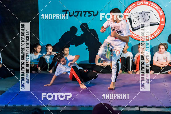 Buy your photos of the eventApresenta��o de Capoeira e Ju Jitsu 2019 on Fotop
