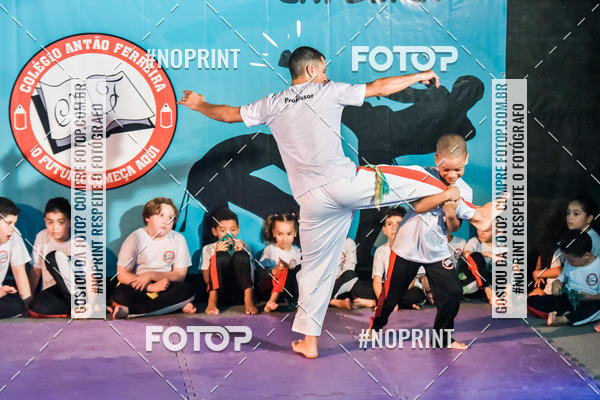 Buy your photos of the eventApresenta��o de Capoeira e Ju Jitsu 2019 on Fotop